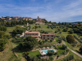 Villa nestled in the large green of the surrounding Umbria Preggio